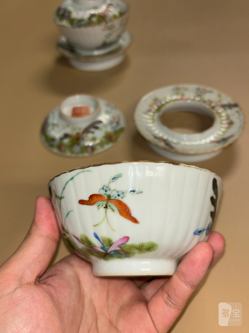 清晚期 粉彩蝶恋花纹三才盖碗一对 - 图3